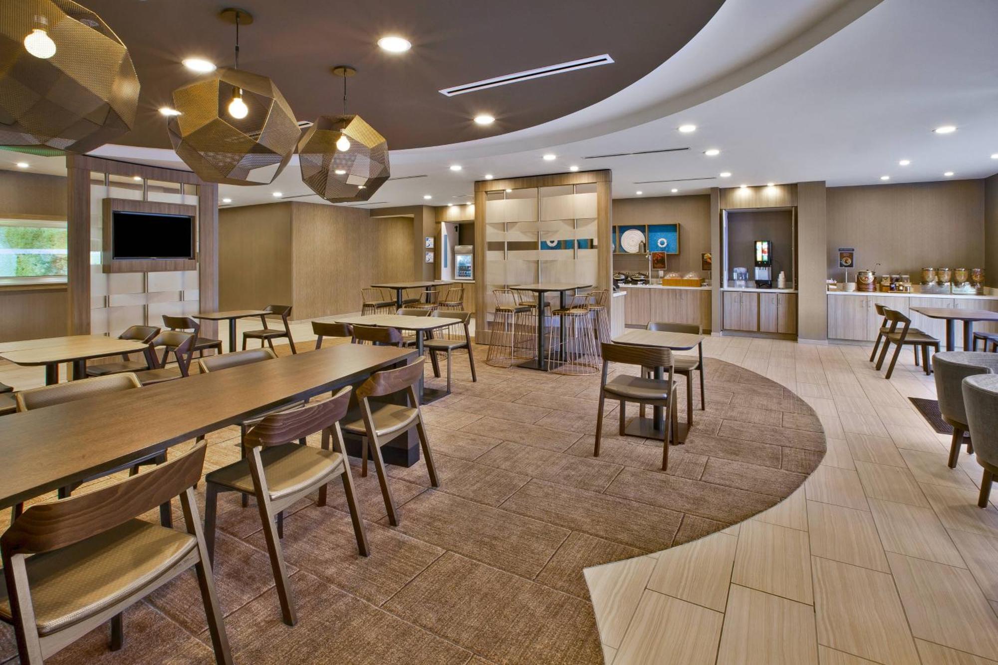 Springhill Suites By Marriott Pittsburgh Butler/Centre City Exterior photo