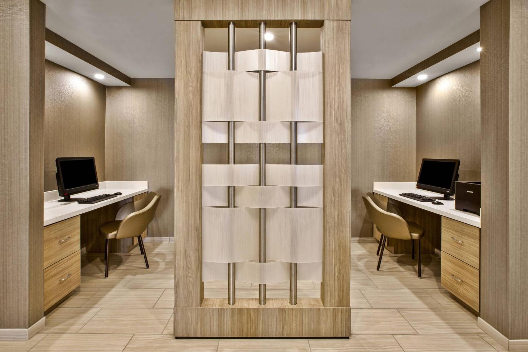 Springhill Suites By Marriott Pittsburgh Butler/Centre City Exterior photo